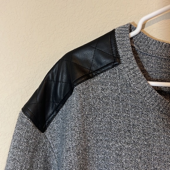 Twenty-eight Degrees Men's gray and black sweater. Size 3XL - Picture 2 of 7